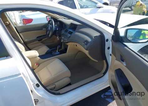 2010 Honda Accord 2.4 Lx z USA, uszkodzony, nr VIN 1HGCP2F31AA197120